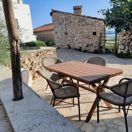 Hébergement de vacances House Antica For 6 Persons Surroundings Of The Island Of Cres